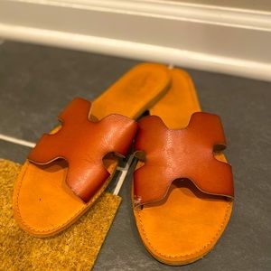 Brown size 9 flat sandals